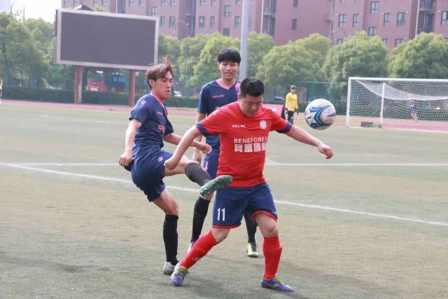 西甲精彩夜：皇家社会与贝蒂斯双双获胜，皇马暂居第四